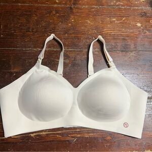 Momcozy nursing bra 3XL in light beige adjustable straps and band